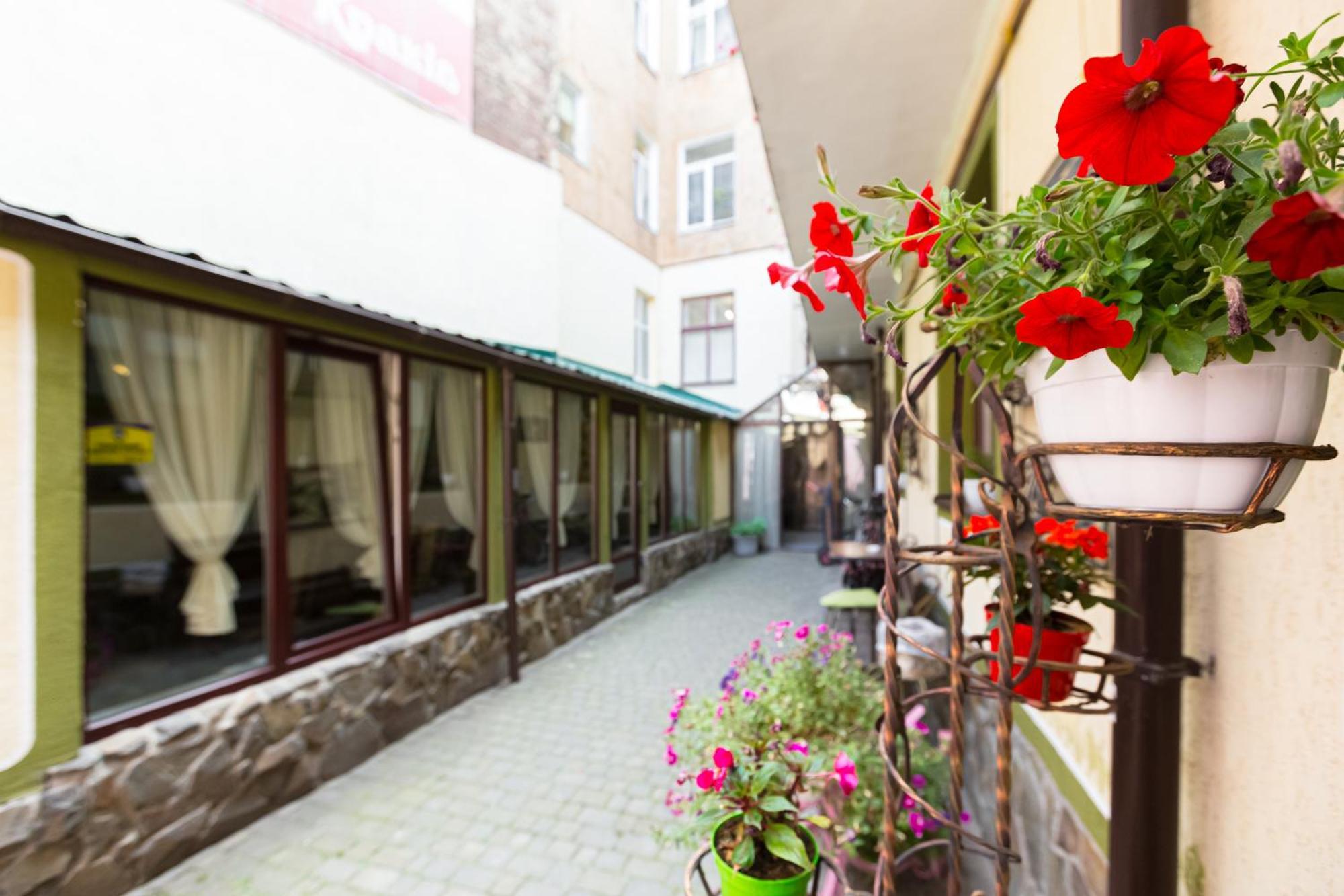 Staryi Krakiv Hotel Lviv Exterior foto