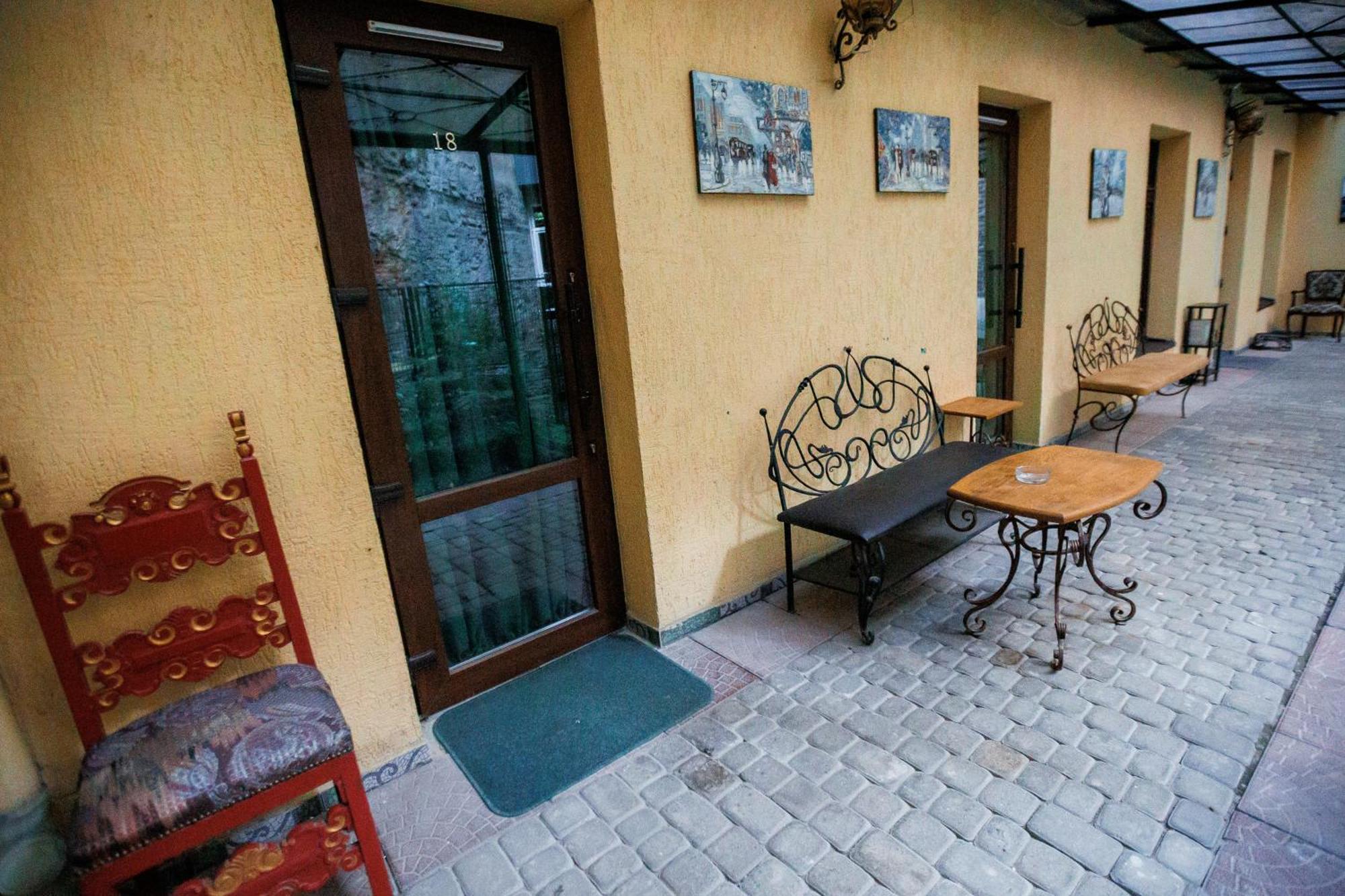 Staryi Krakiv Hotel Lviv Exterior foto