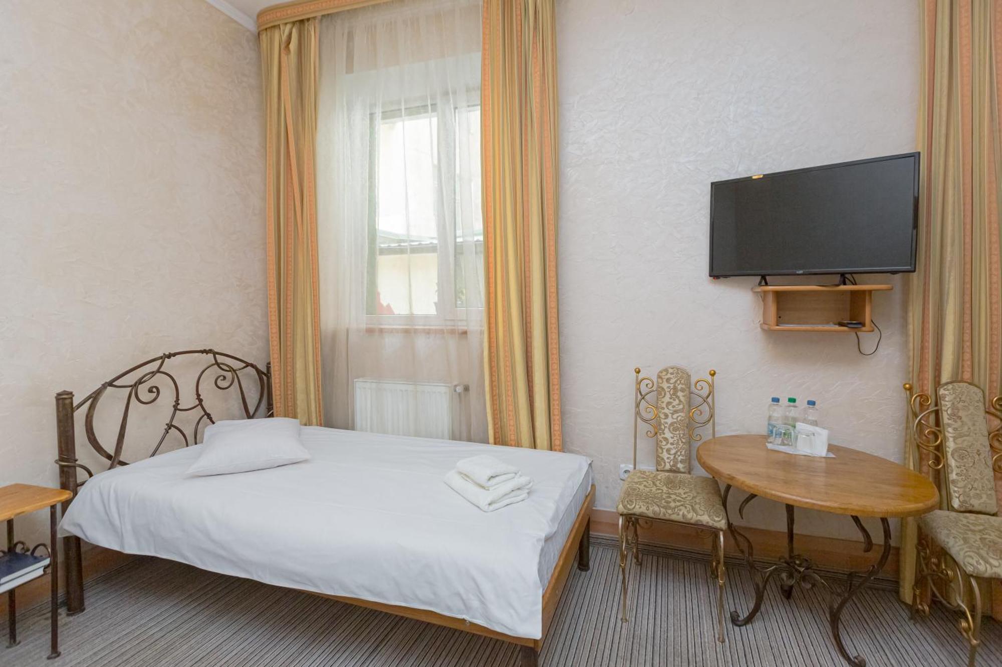 Staryi Krakiv Hotel Lviv Exterior foto